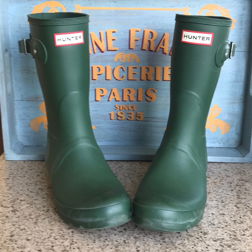 Hunter original short rain boots in green.